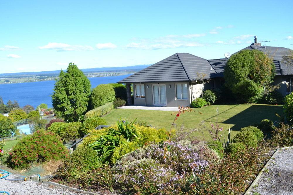 Tauhara Sunrise Lodge Lago Lago Taupo Esterno foto