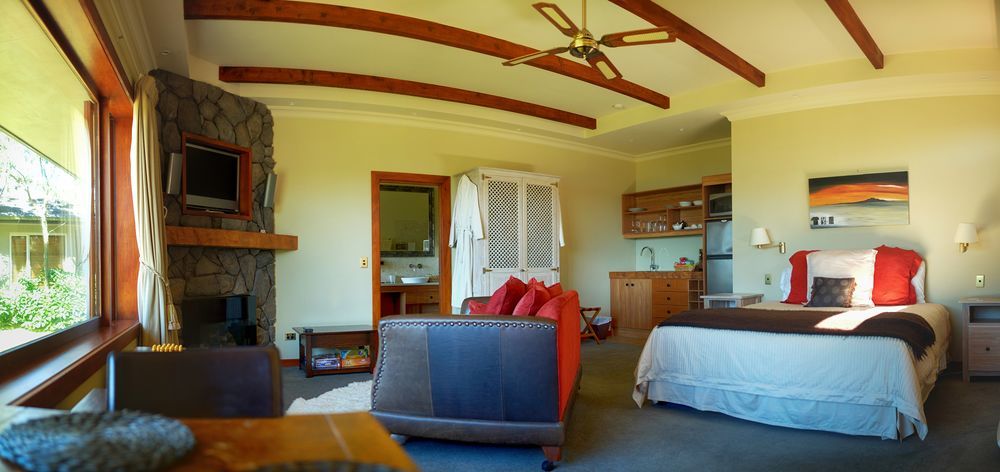 Tauhara Sunrise Lodge Lago Lago Taupo Esterno foto