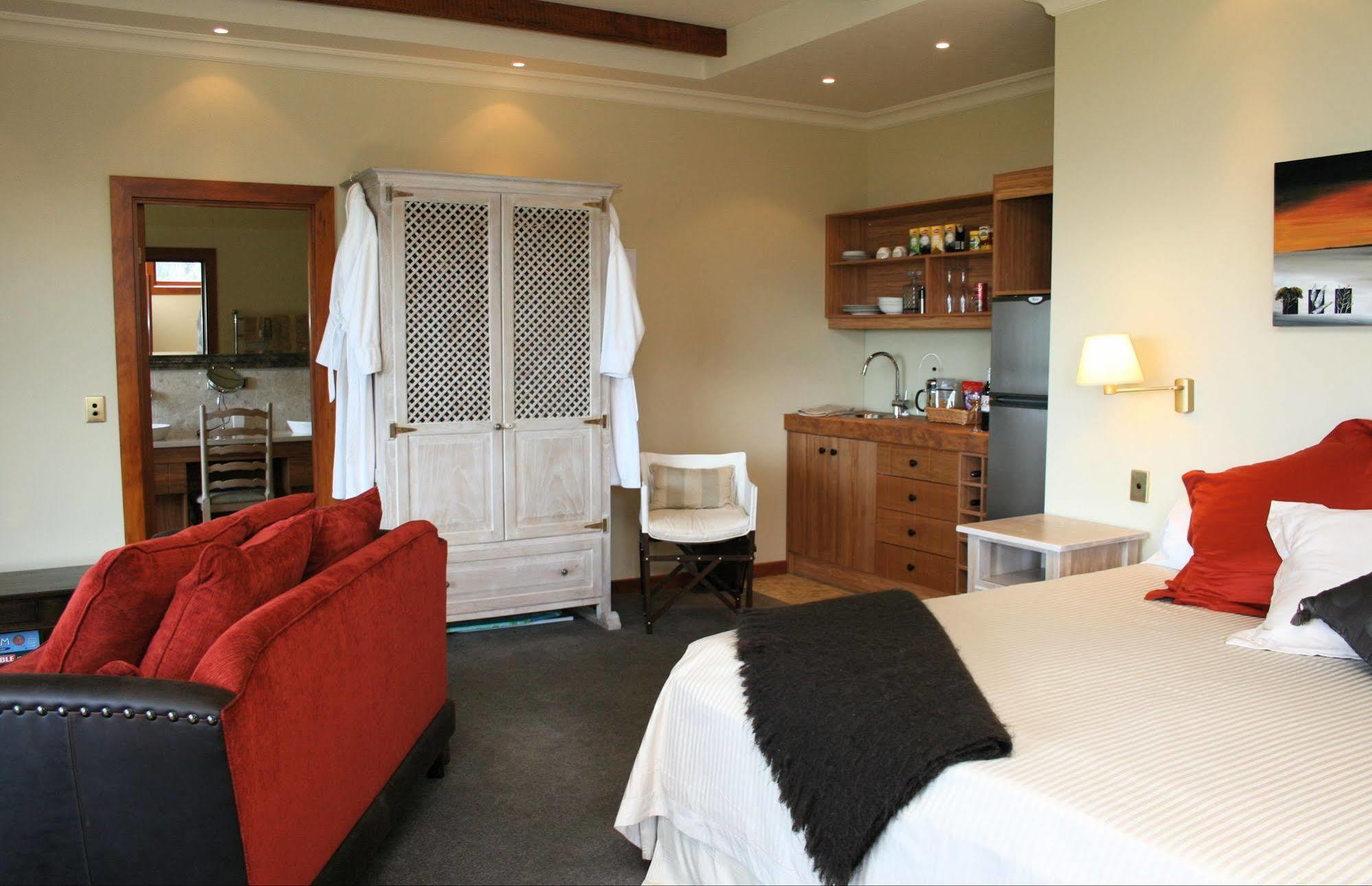 Tauhara Sunrise Lodge Lago Lago Taupo Esterno foto