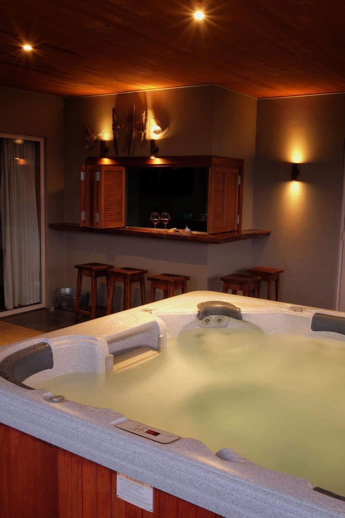 Tauhara Sunrise Lodge Lago Lago Taupo Esterno foto