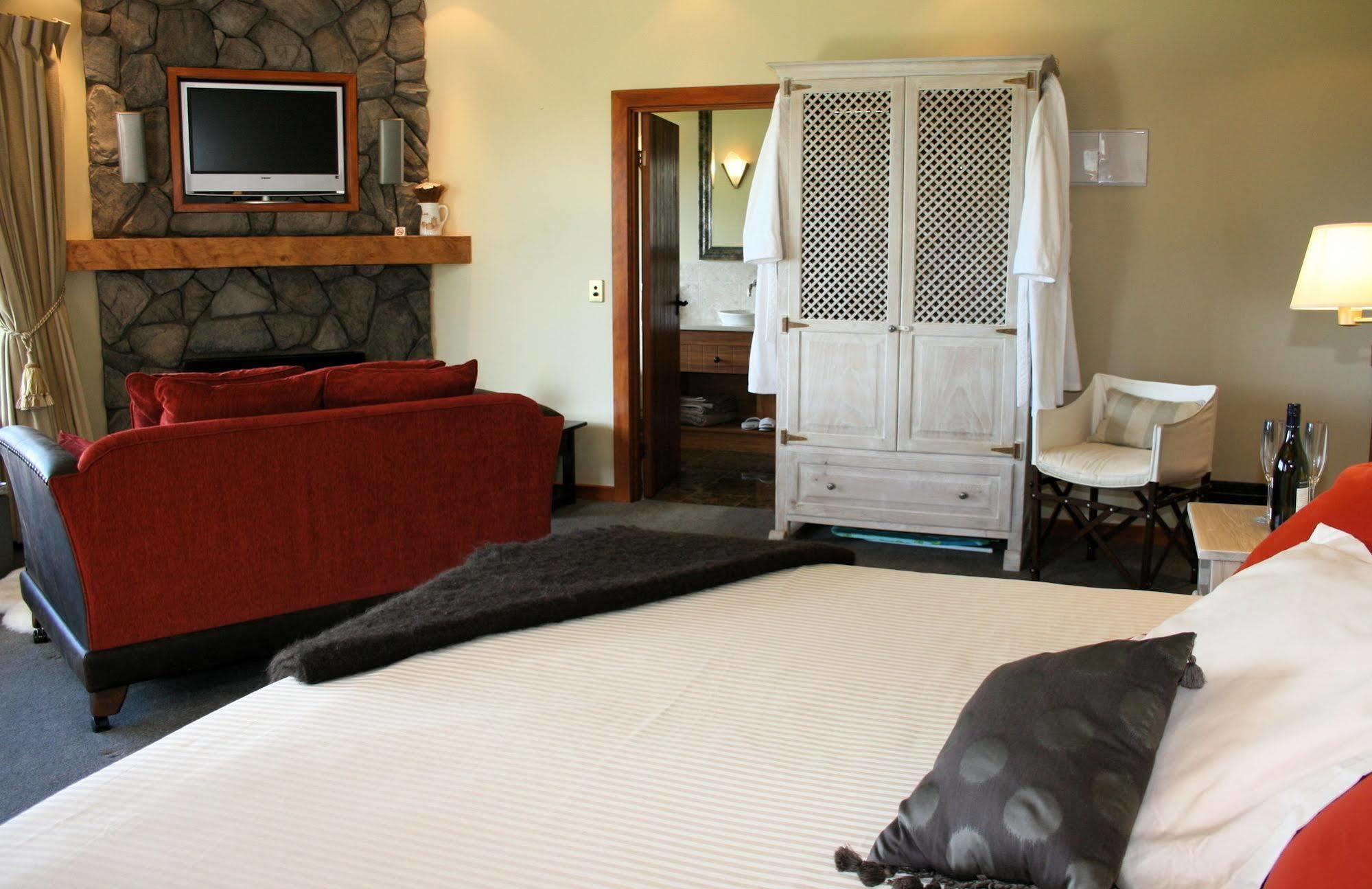 Tauhara Sunrise Lodge Lago Lago Taupo Esterno foto